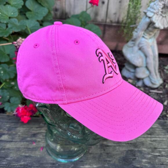 New Era Oakland Athletics A's Women's MLB Pink Embroidered Baseball Cap Hat - Picture 1 of 9